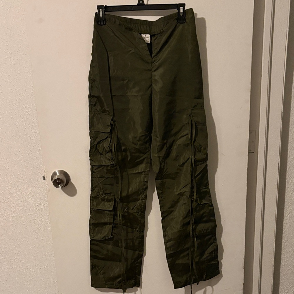 Women’s Olive Silky V Cut Cargo Pants